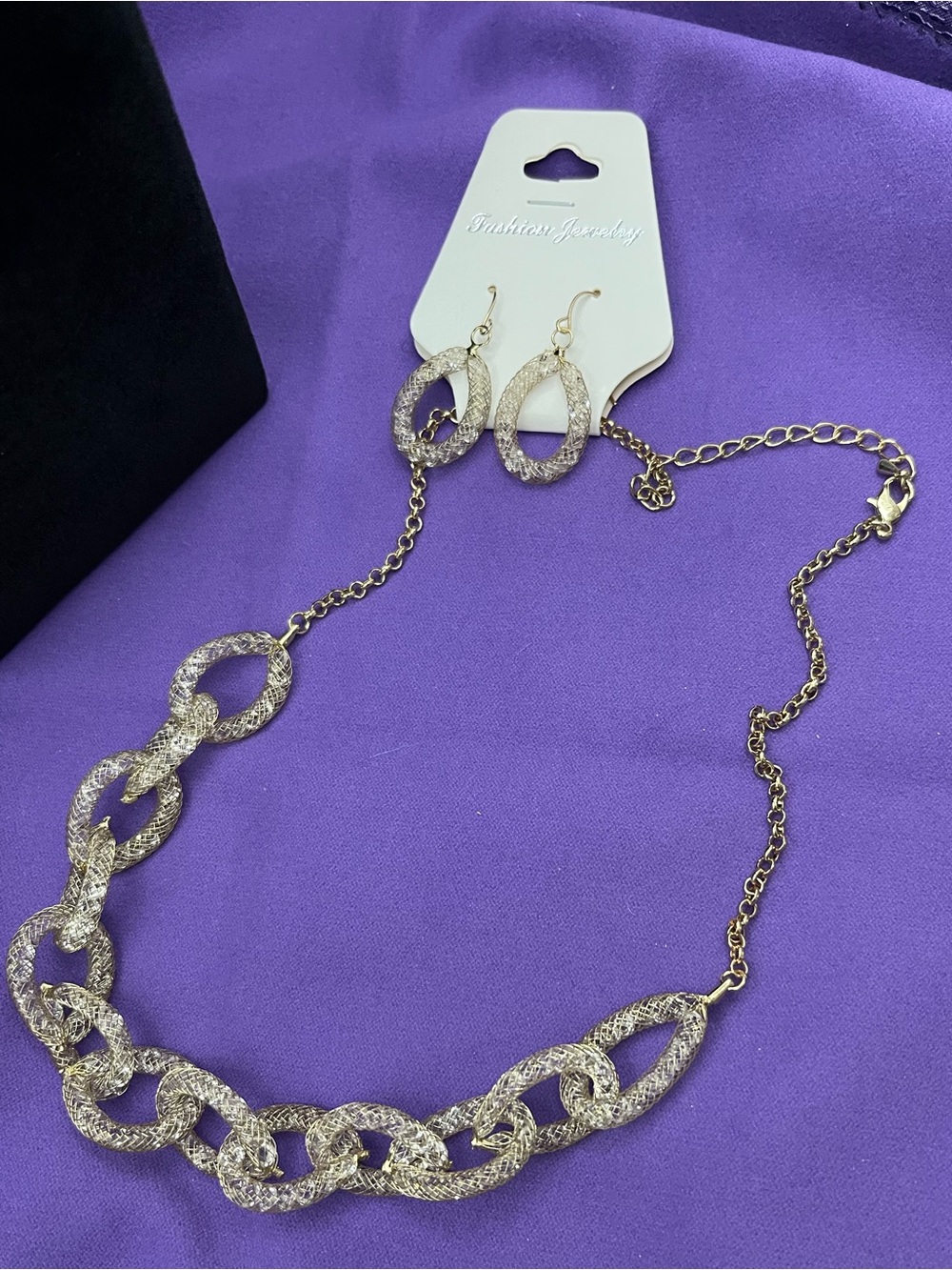 NWT Pretty Mesh Gold- tone Necklace and Earrings 18” with 3” extender - Picture 2 of 9
